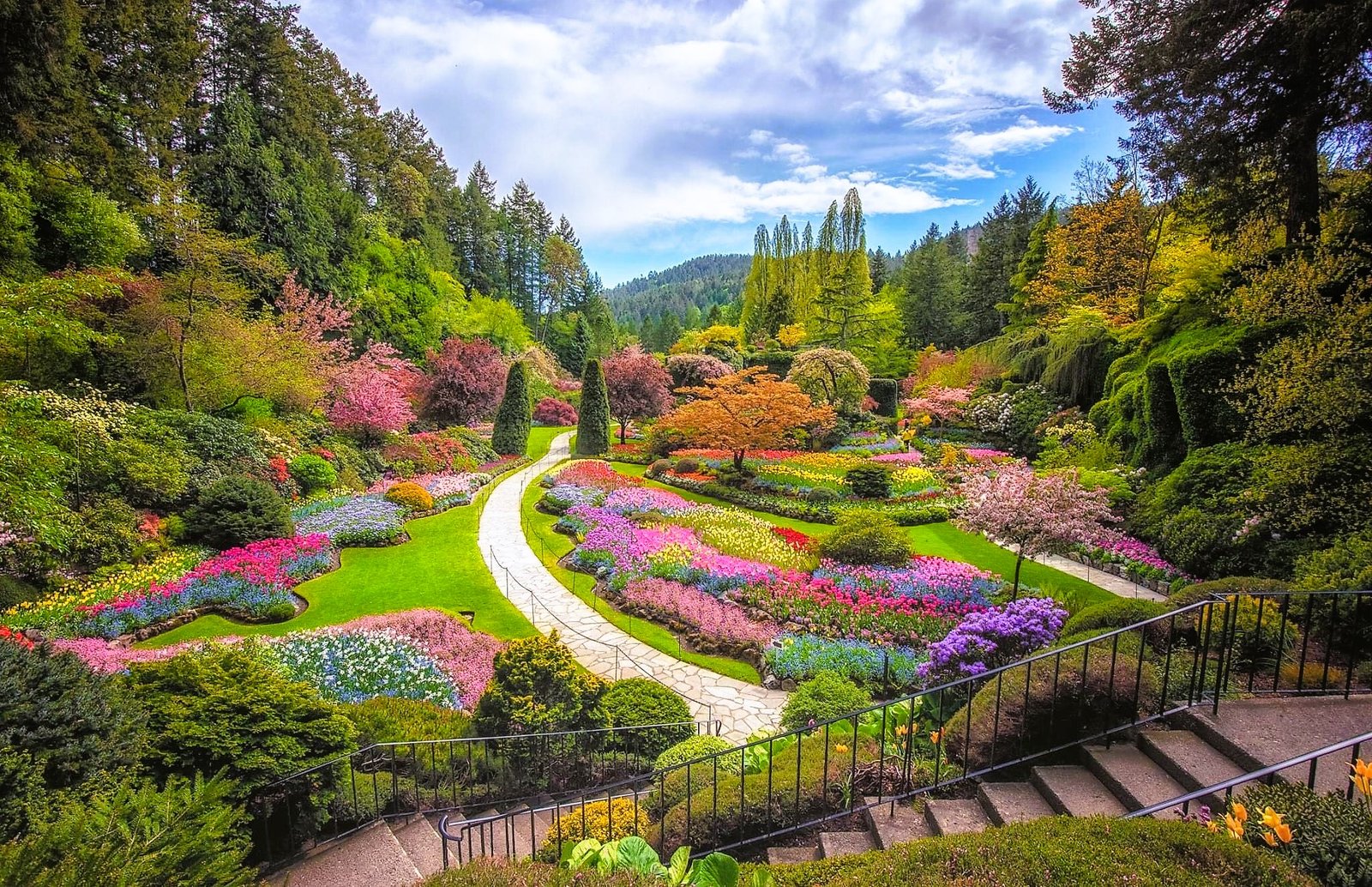 Gardens & Coastal Charm